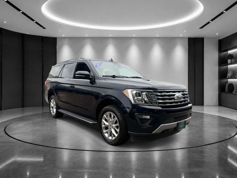 Used 2021 Ford Expedition XLT AWD/4WD image 2