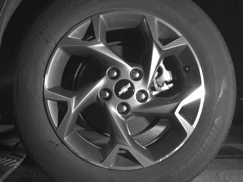 Used 2025 Chevrolet Trax LT FWD image 14