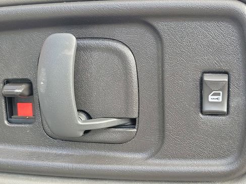 Used 2016 GMC Savana 3500 LS image 21