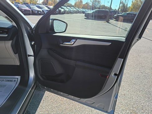 Used 2022 Ford Escape SEL image 17