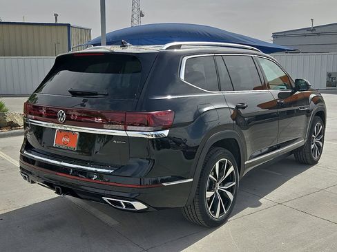 Certified 2025 Volkswagen Atlas SEL Premium R-Line AWD/4WD image 12