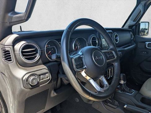 Used 2019 Jeep Wrangler Unlimited Sahara AWD/4WD image 9
