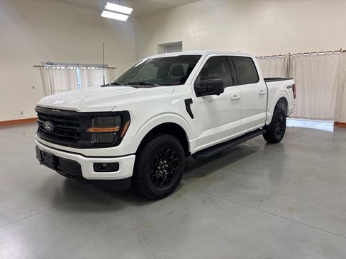 Used 2024 Ford F150 XLT w/ XLT Black Appearance Package AWD/4WD image 4