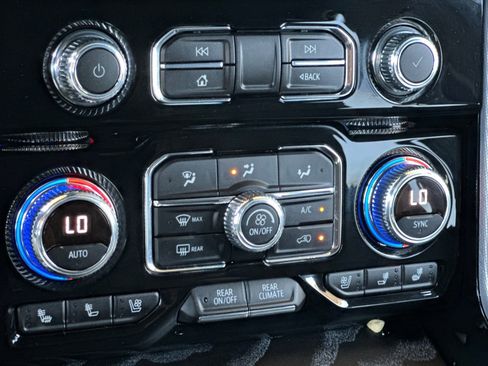 Certified 2023 GMC Yukon Denali image 24