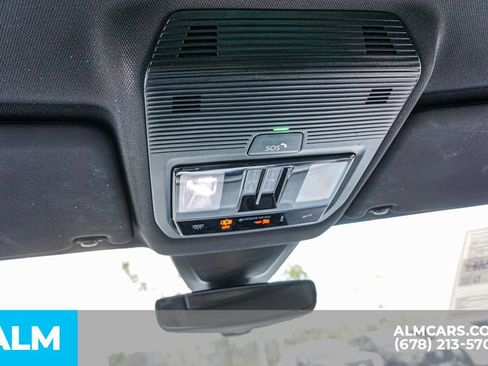 Used 2025 Volkswagen Atlas Cross Sport SE image 33