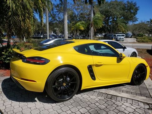 Used 2018 Porsche 718 Cayman image 5