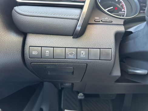 Certified 2020 Toyota Camry SE image 22