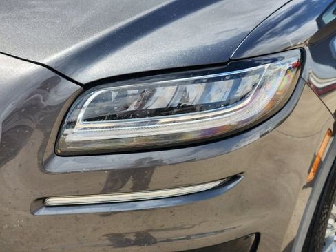 Used 2019 Lincoln Nautilus FWD image 9