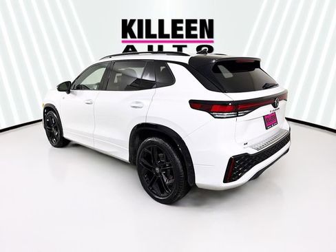 New 2026 Volkswagen Tiguan SE R-Line FWD image 5