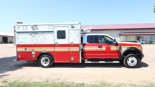 Used 2017 Ford F550 4x4 SuperCab Super Duty image 4