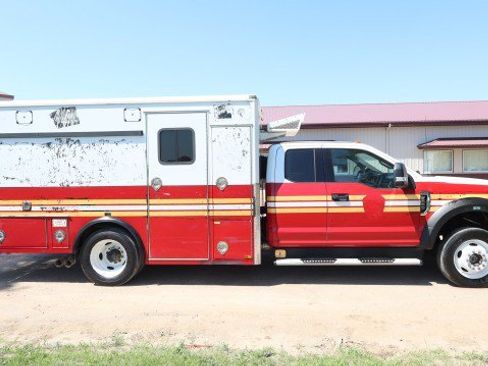Used 2017 Ford F550 4x4 SuperCab Super Duty image 4