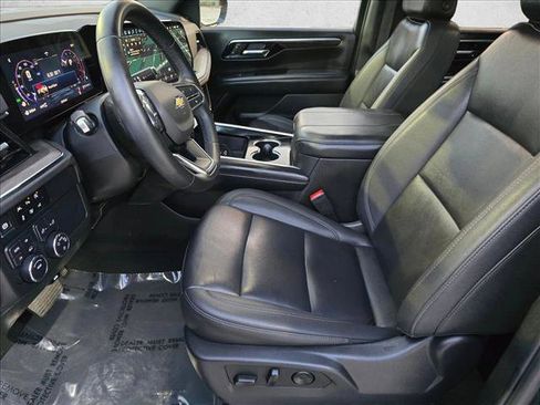 Used 2025 Chevrolet Tahoe LT AWD/4WD image 15