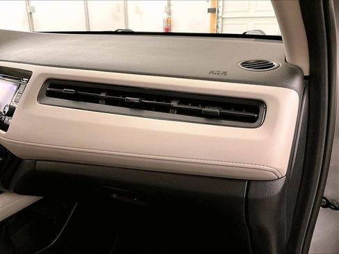 Used 2021 Honda HR-V LX image 15