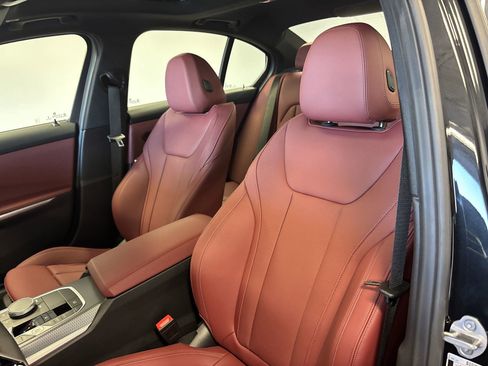 Used 2025 BMW 330i Sedan w/ M Sport Package image 28