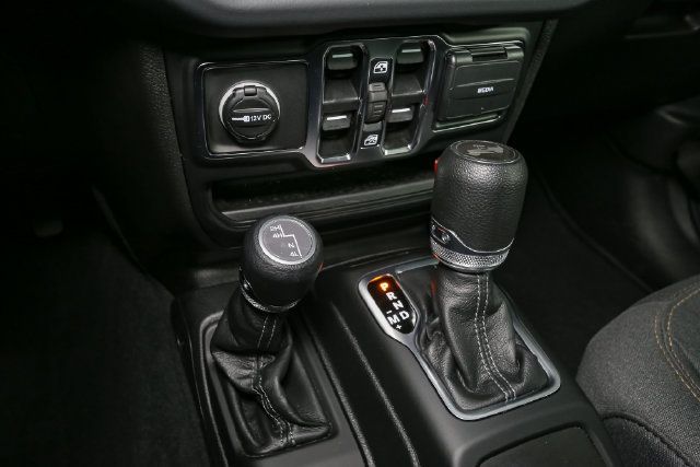 Used 2026 Jeep Wrangler Unlimited Sahara AWD/4WD image 27