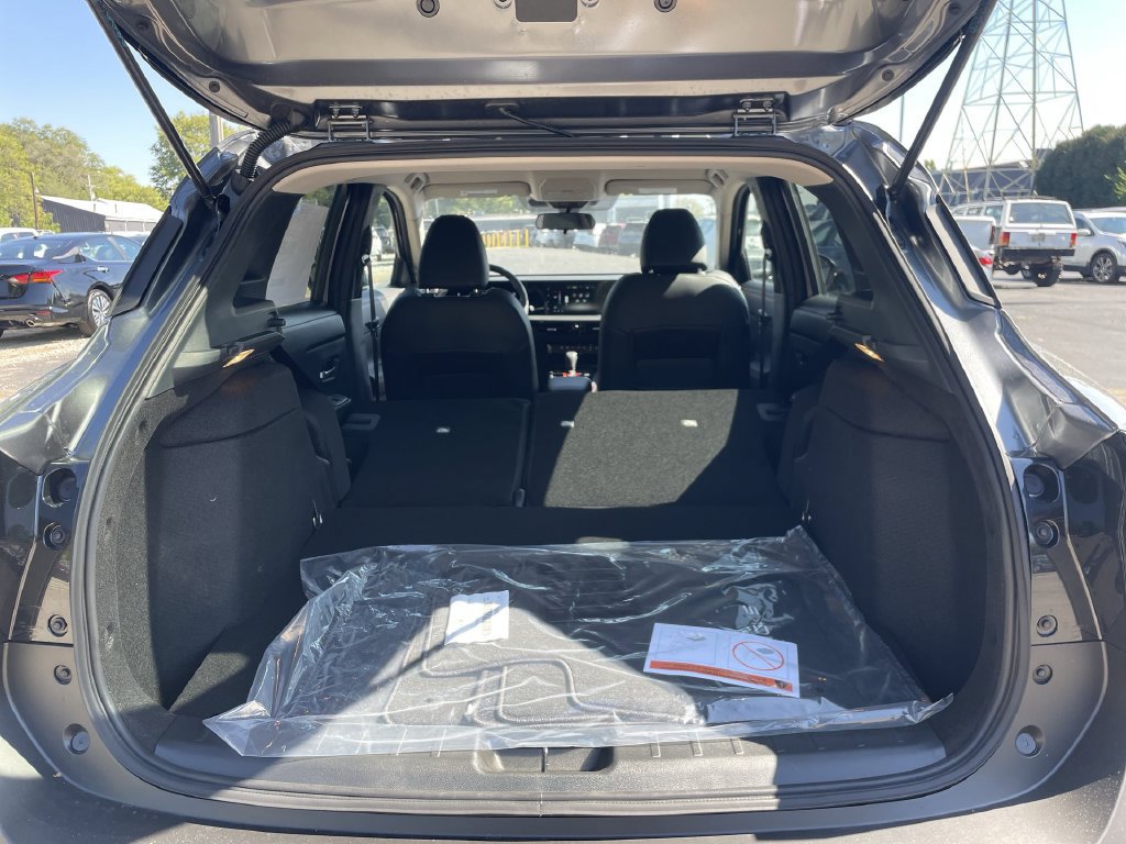 Certified 2026 Nissan Kicks SR w/ Cold Weather Package AWD/4WD image 17