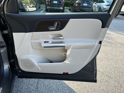 Certified 2025 Mercedes-Benz GLA 250 image 46