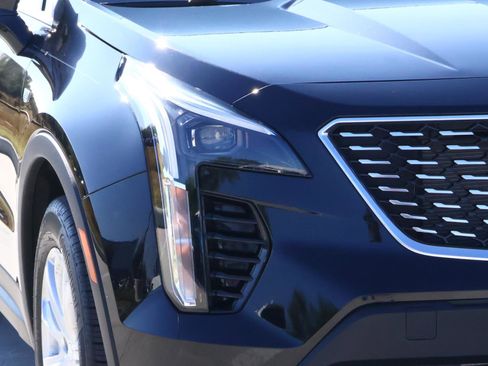 Used 2023 Cadillac XT4 Luxury w/ Cold Weather Package image 9