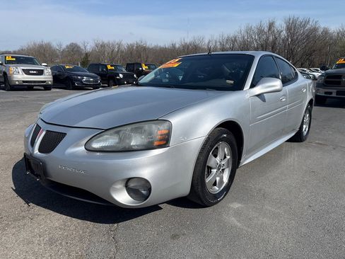 Used 2005 Pontiac Grand Prix GT w/ Leather Trim Package image 2