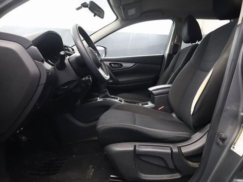 Used 2018 Nissan Rogue Sport S image 12