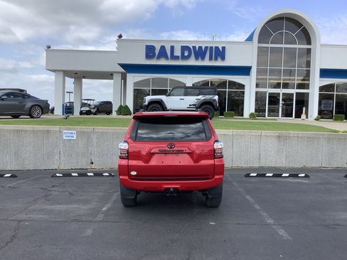 Used 2024 Toyota 4Runner SR5 image 6