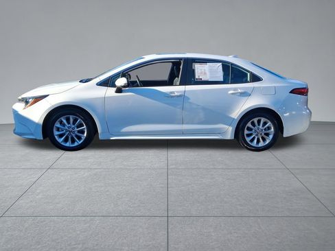 Used 2022 Toyota Corolla XLE image 4