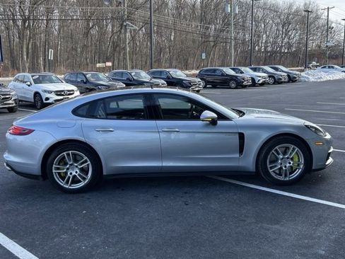 Used 2018 Porsche Panamera 4 image 5