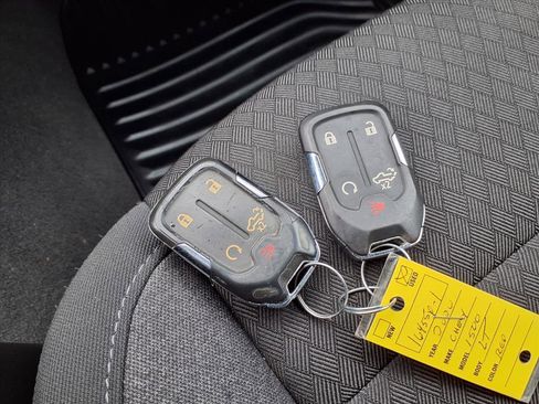 Used 2020 Chevrolet Silverado 1500 LT w/ All-Star Edition image 15