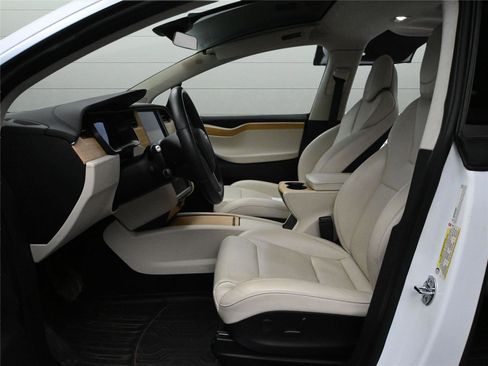 Used 2018 Tesla Model X P100D image 10