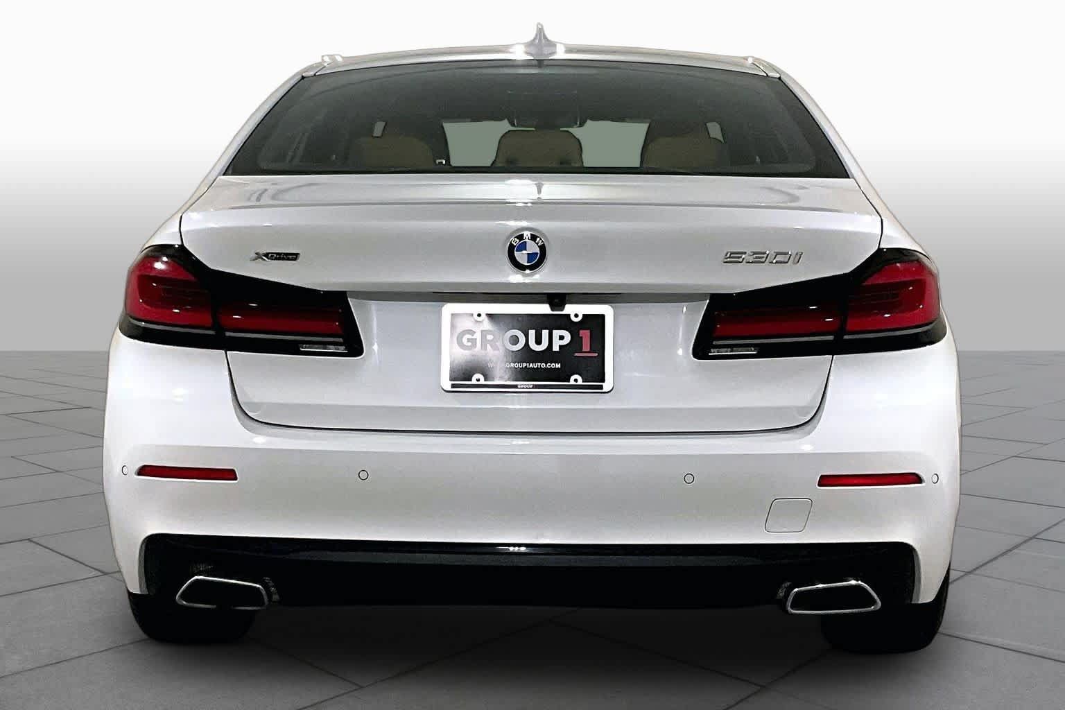 Used 2023 BMW 530i xDrive w/ Premium Package AWD/4WD image 4