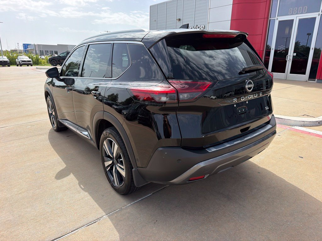 Used 2023 Nissan Rogue SL w/ SL Premium Package FWD image 3