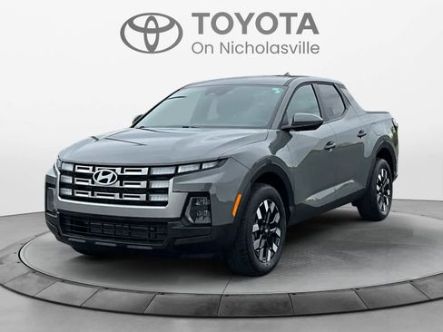 Used 2025 Hyundai Santa Cruz SE AWD/4WD image 1