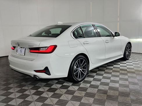 Used 2021 BMW 330i xDrive Sedan w/ Premium Package AWD/4WD image 5