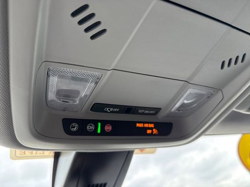 Used 2025 Chevrolet Blazer LT image 29