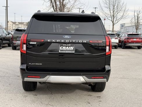 Used 2025 Ford Expedition Platinum image 6