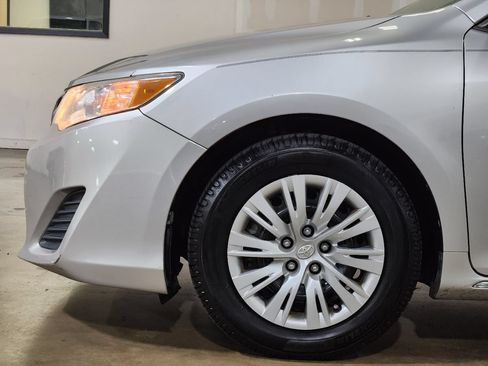Used 2013 Toyota Camry LE FWD image 6