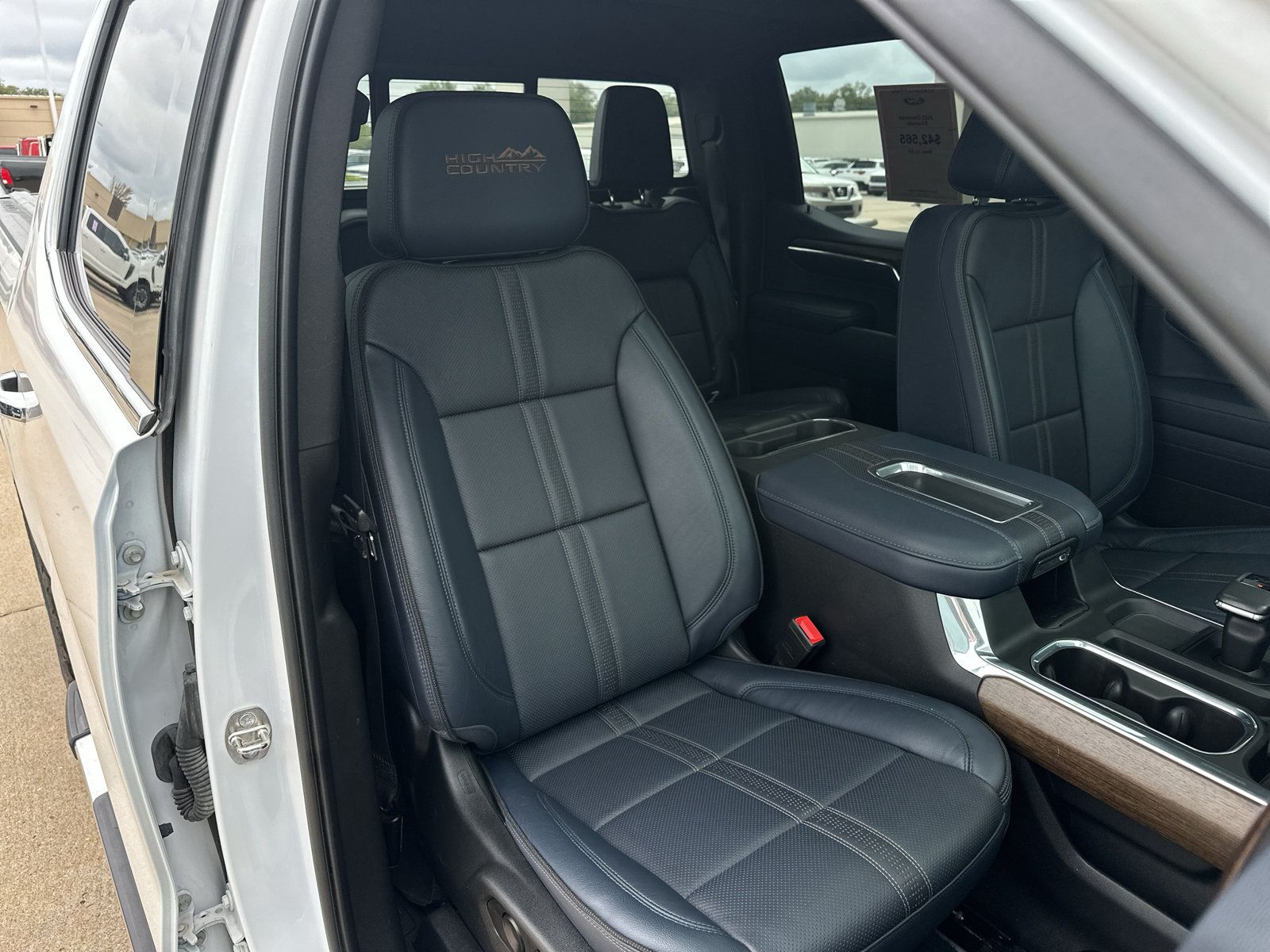 Used 2022 Chevrolet Silverado 1500 High Country w/ High Country Premium Package AWD/4WD image 37