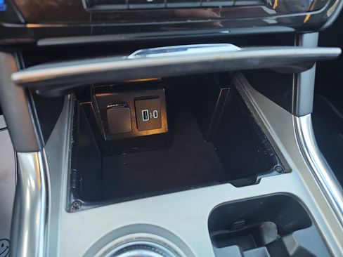 Used 2023 Ford Explorer Platinum w/ Technology Package image 30