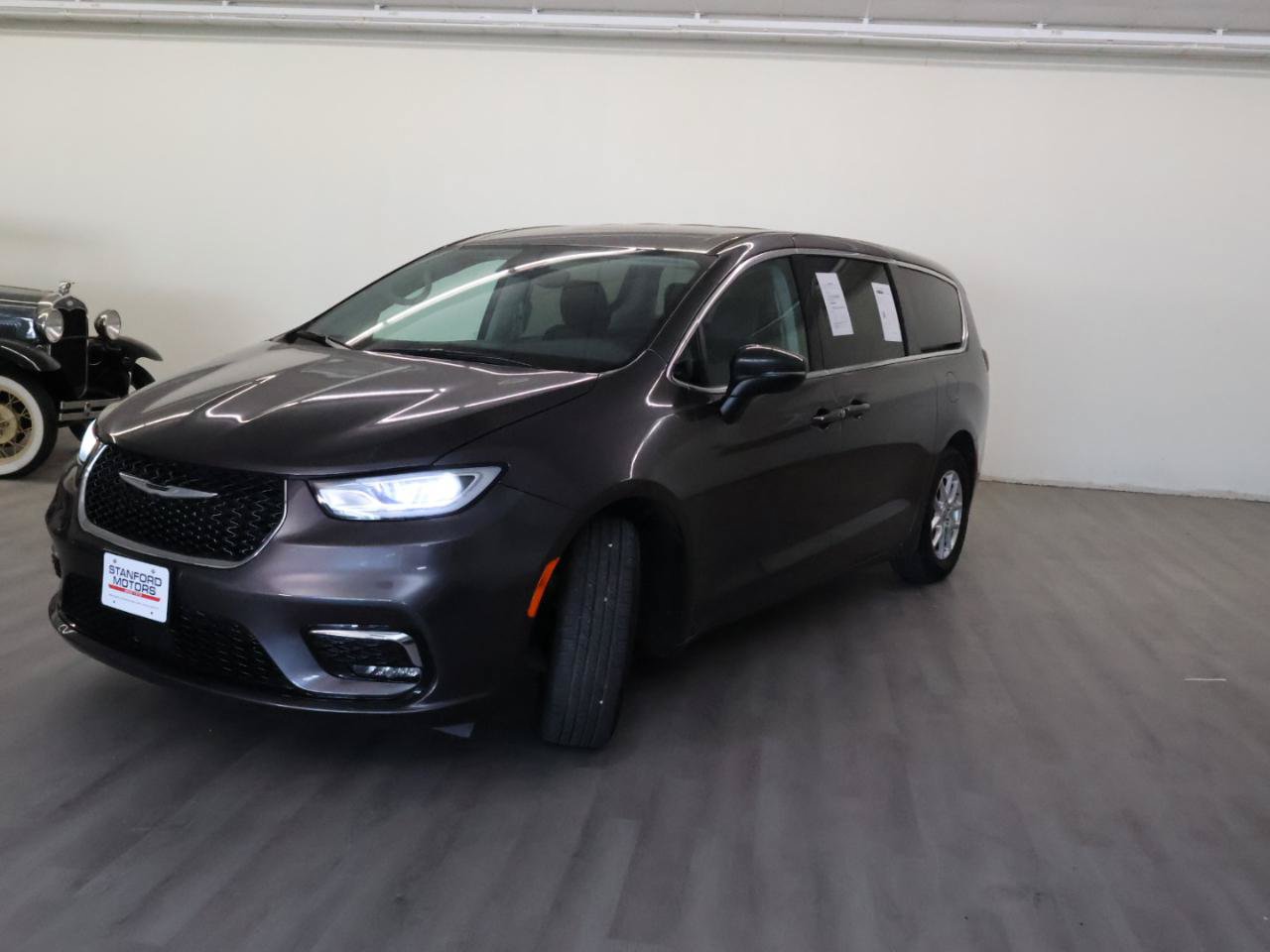 Used 2025 Chrysler Pacifica Select FWD image 22