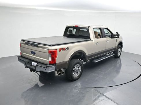 Used 2018 Ford F250 Lariat w/ Chrome Package image 38