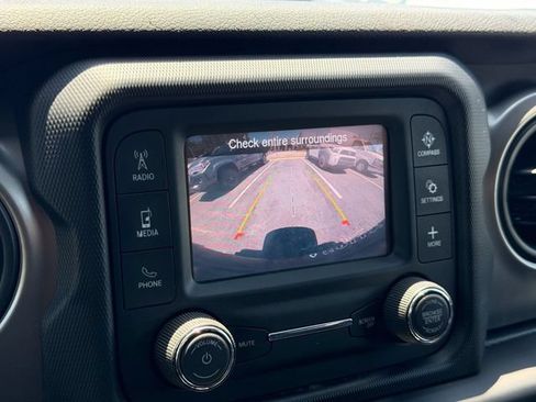 Used 2020 Jeep Wrangler Sport AWD/4WD image 25