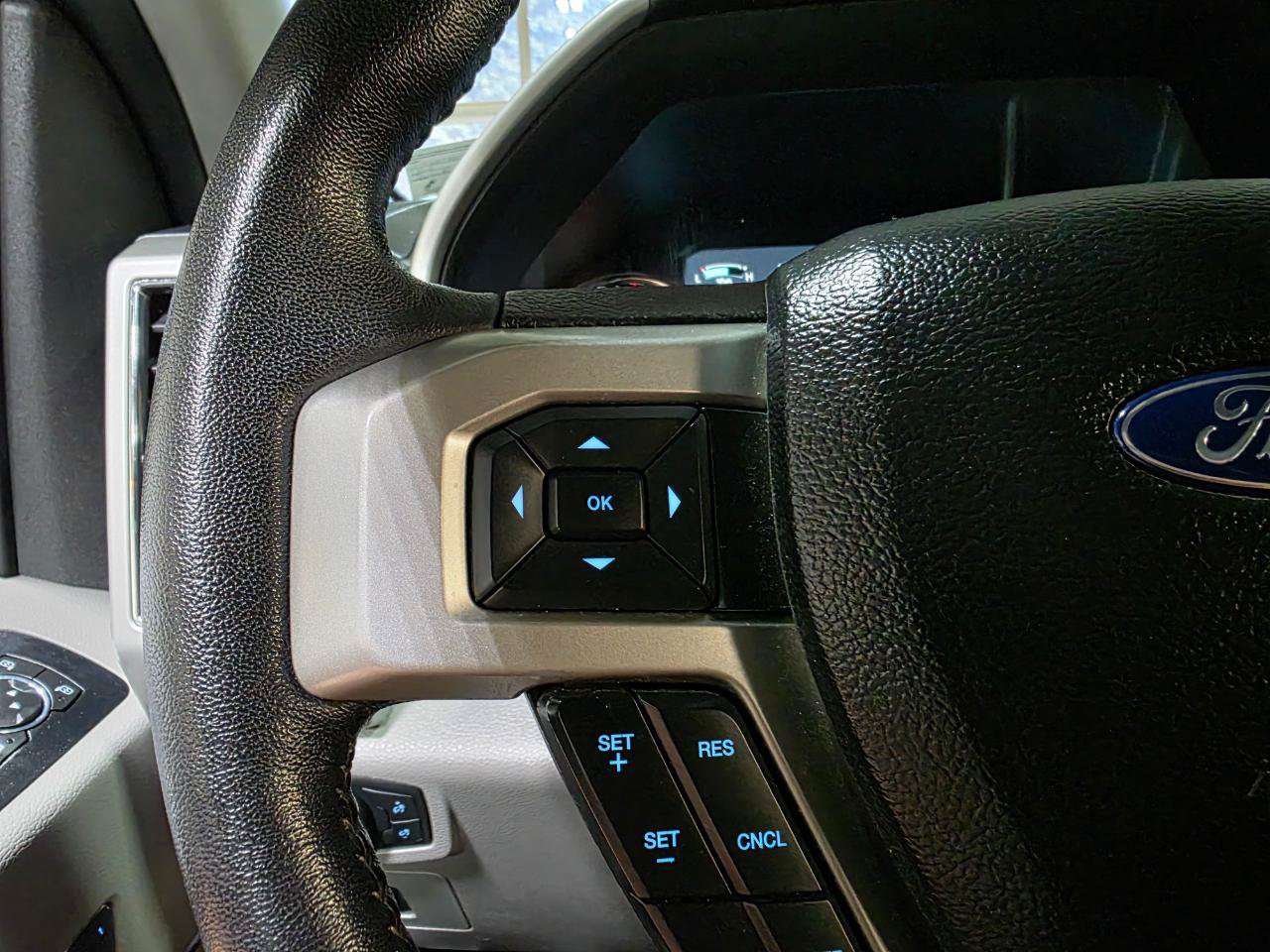 Used 2017 Ford F150 Lariat w/ Equipment Group 501A Mid AWD/4WD image 29
