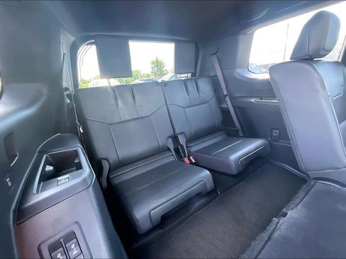 Used 2024 Lexus GX 550 w/ Cold Area Package AWD/4WD image 28