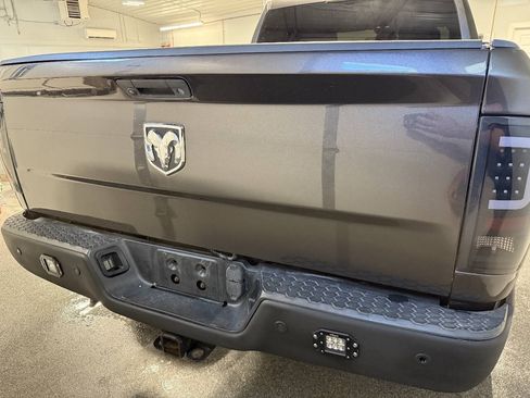 Used 2017 RAM 2500 Tradesman w/ Chrome Appearance Group AWD/4WD image 8