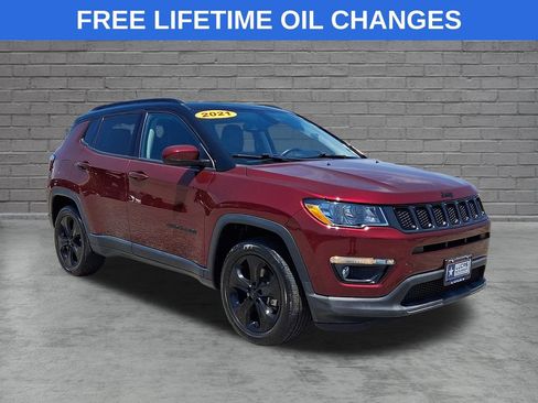 Used 2021 Jeep Compass Latitude w/ Sun and Sound Group AWD/4WD image 1