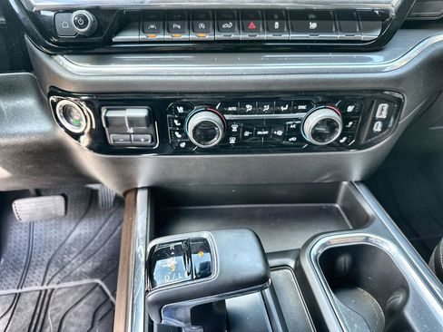 Certified 2025 Chevrolet Silverado 1500 High Country AWD/4WD image 35