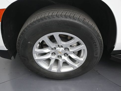 Used 2024 Chevrolet Tahoe LS RWD image 9