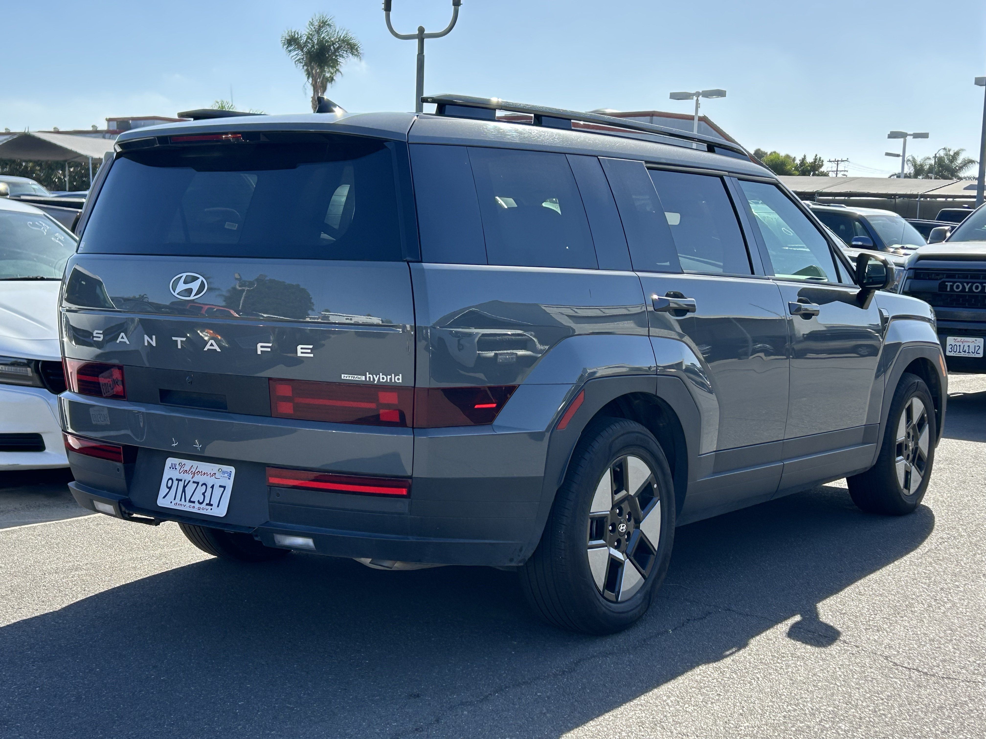 Used 2025 Hyundai Santa Fe SEL AWD/4WD image 3