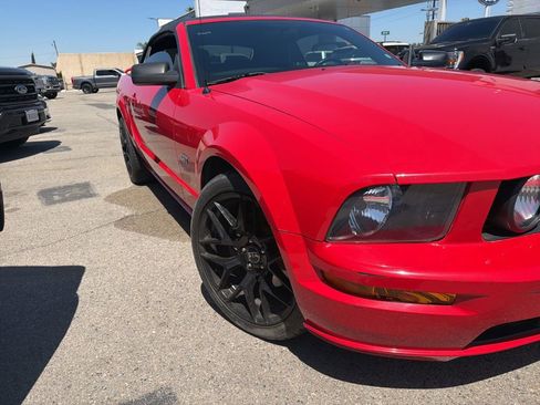Used 2006 Ford Mustang GT RWD image 2