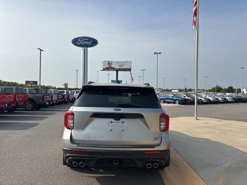 Used 2024 Ford Explorer ST w/ Equipment Group 401A AWD/4WD image 4
